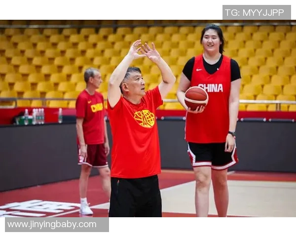 五位球员携手奋战助力中国女篮夺取亚洲杯冠军宫鲁鸣全力支持