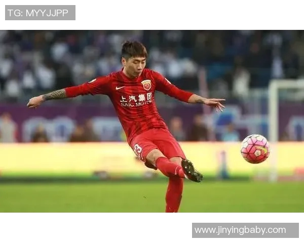 足球傅欢：从青涩少年到职业球员的成长之路与奋斗故事